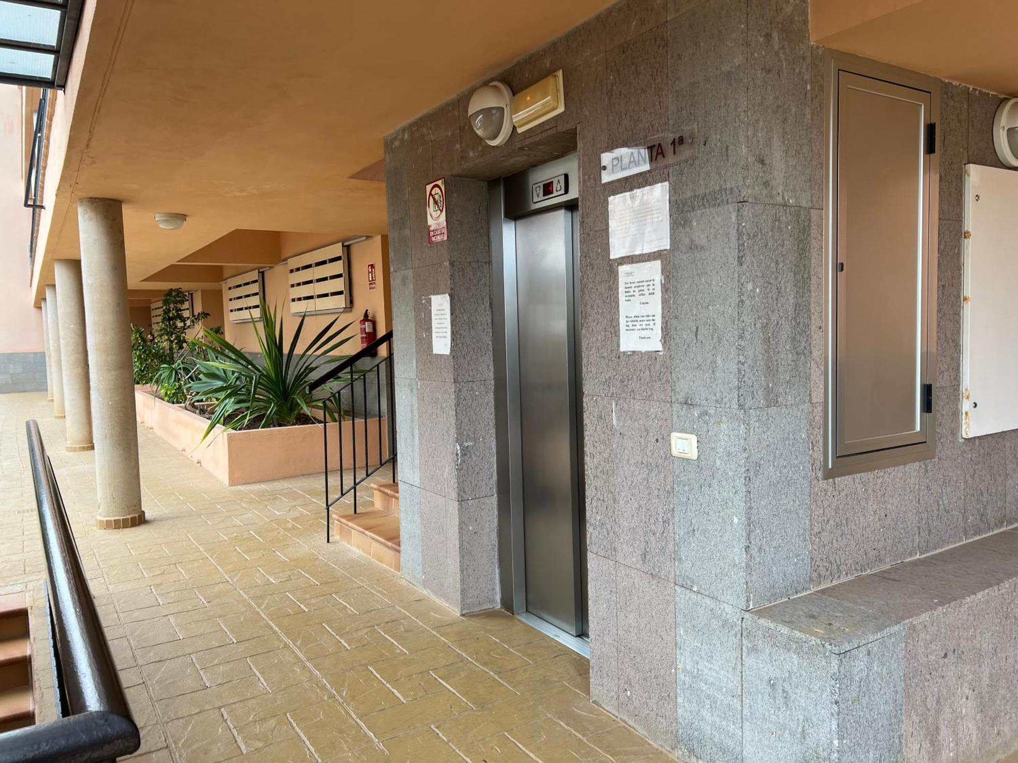 Los Cristianos Piscina Y Terraza Екстериор снимка