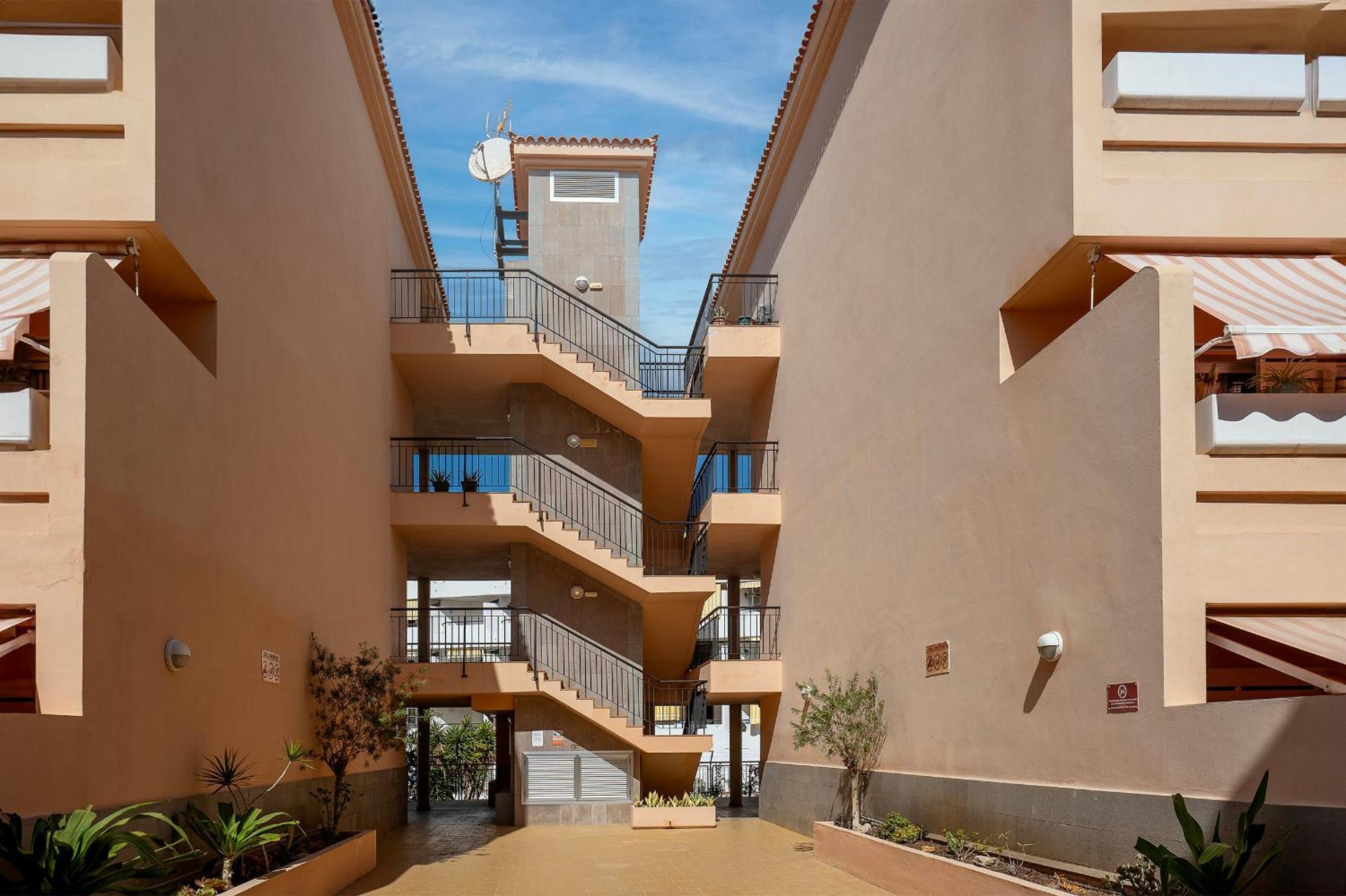 Los Cristianos Piscina Y Terraza Екстериор снимка